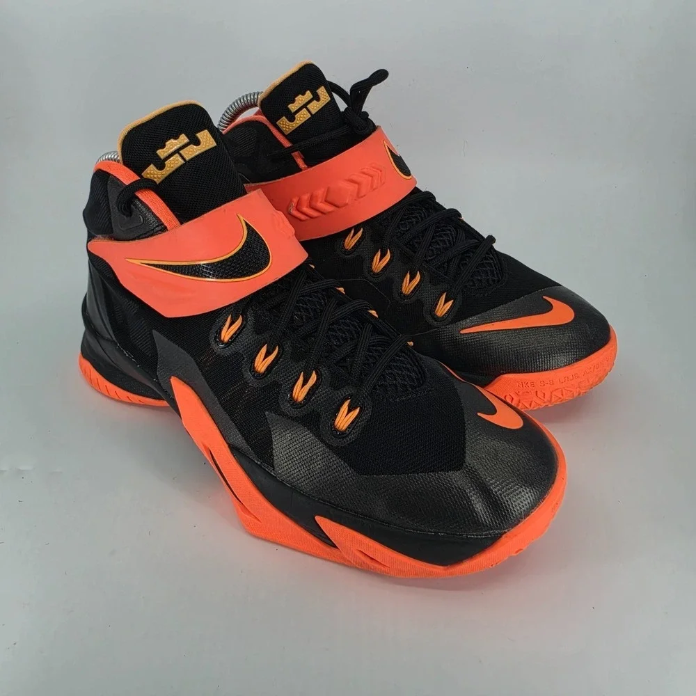 Nike LeBron Soldier 8 Black Peach 653645-001 Youth Size 5.5 Basketball